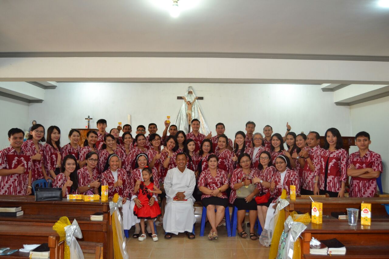 Padus GSF saat bertugas koor Misa Minggu Paskah II, 8 April 2018, di Gereja St. Agustinus - Payak Kumang. Foto IST/MONGA.ID