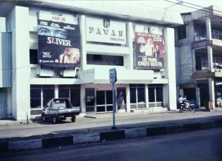 Bioskop Pawan, salah satu bioskop andalan Ketapang di tahun 90-an (Foto : IST / Doc. Simon Yosonegoro Lim)