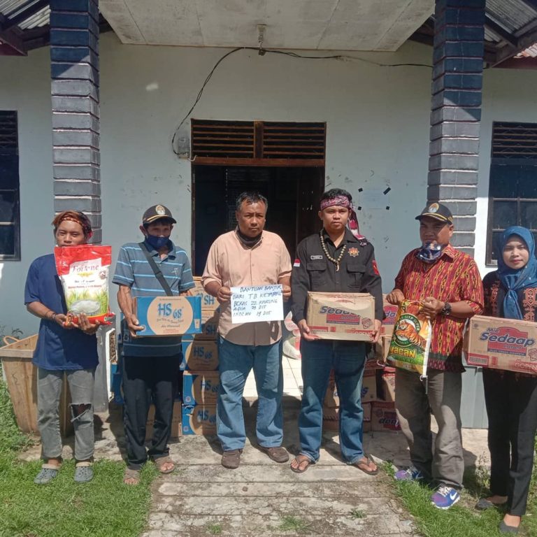 Peduli Banjir, Tariu Borneo Bangkule Rajakng (TBBR) Ketapang  Salurkan Bantuan untuk Korban Banjir﻿