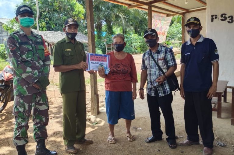 Ringankan Beban Ekonomi Warga Ditengah Pandemi, Kopda Suhermanto Kawal Penyaluran BLT