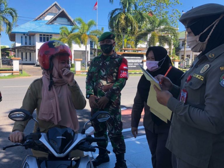 Disiplinkan Warga Ketapang, Aparat gabungan Gelar Operasi Yustisi.