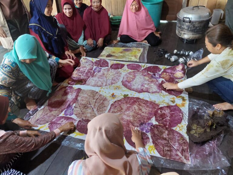 Motif yang dihasilkan dari Ecoprint. (Foto : Istimewa/YP)