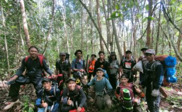 Tim Survei Hutan Desa (YP, Brigade KPH dan LPHD). (Foto : Istimewa/Erik Sulidra).